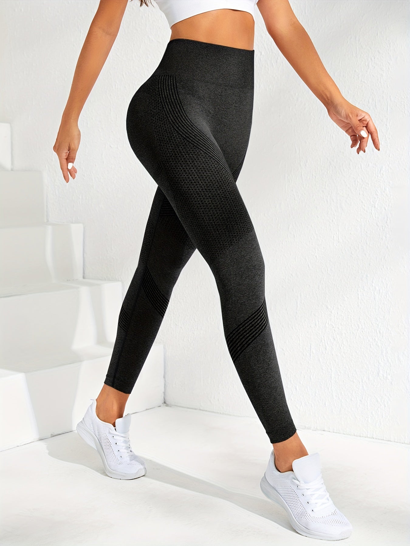 Seamless Striped Butt-Lift Yoga Leggings